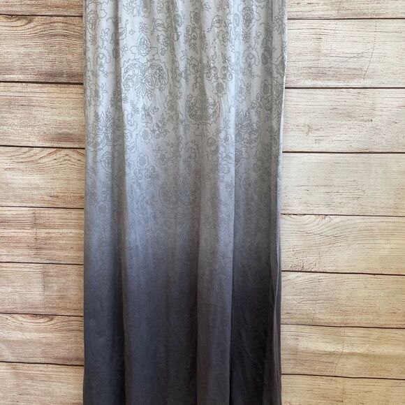 GARNET HILL SOFT‎ KNIT MAXI DRESS IN GRAY PRINT - Picture 2 of 6